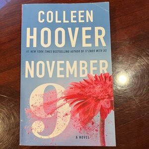 Blue and Pink Cover Novel - Colleen Hoover November 9